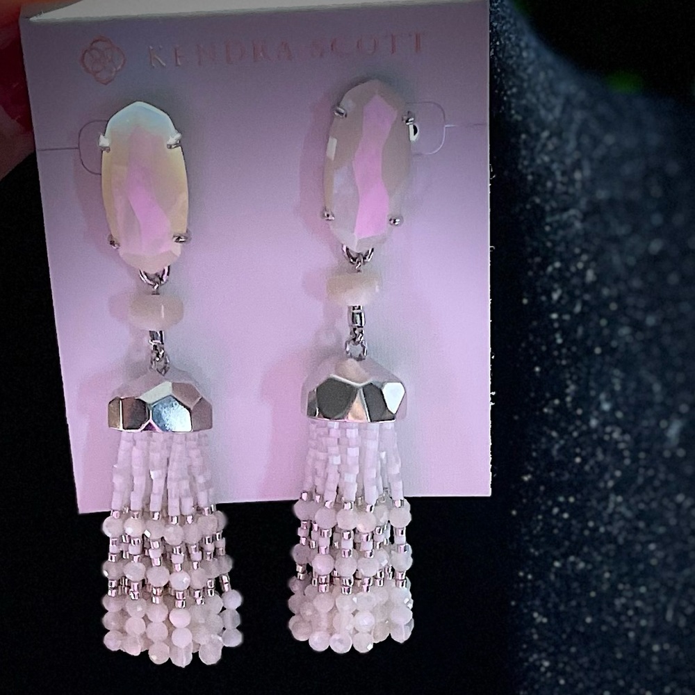 Kendra Scott Dove earrings